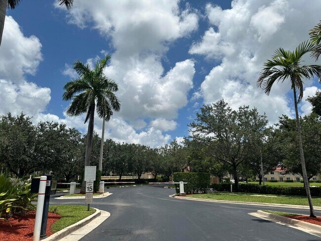 Foto del edificio - 3760 N Jog Rd