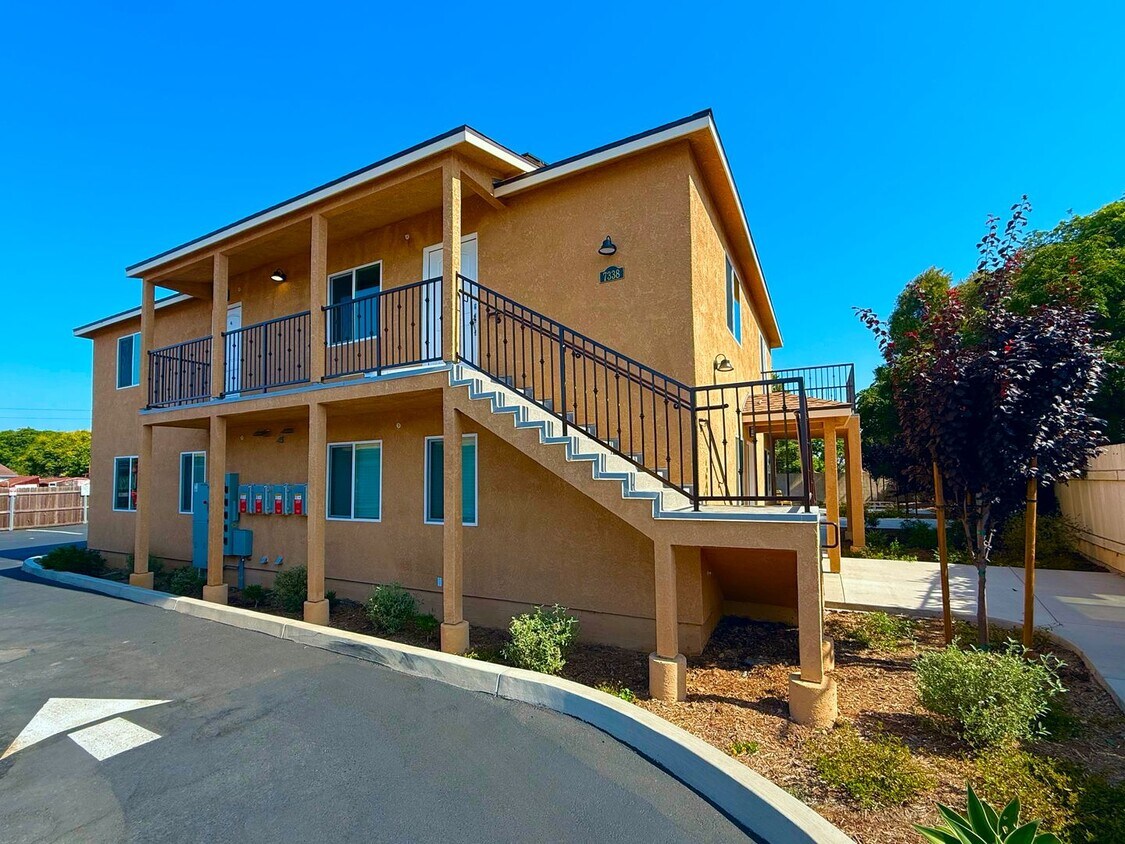 Foto principal - Welcome to Your Cozy and Modern Upstairs A...