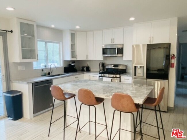 Foto del edificio - 22937 Wyandotte St