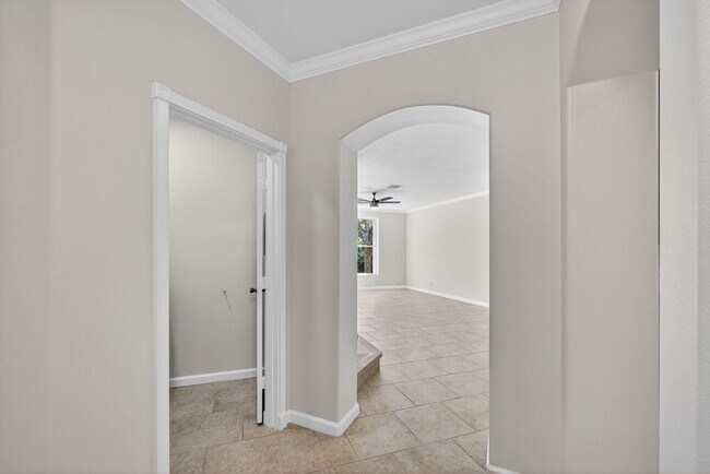Foto del edificio - 2213 Oakmont Dr