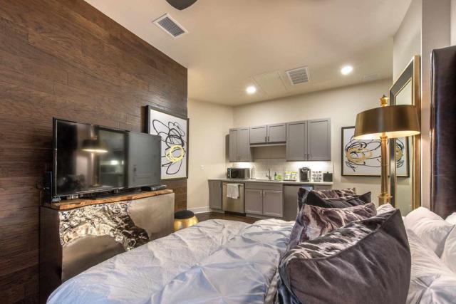 Building Photo - 1 bedroom in San Antonio TX 78235