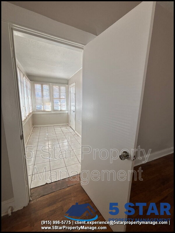 Building Photo - 1114 El Paso St