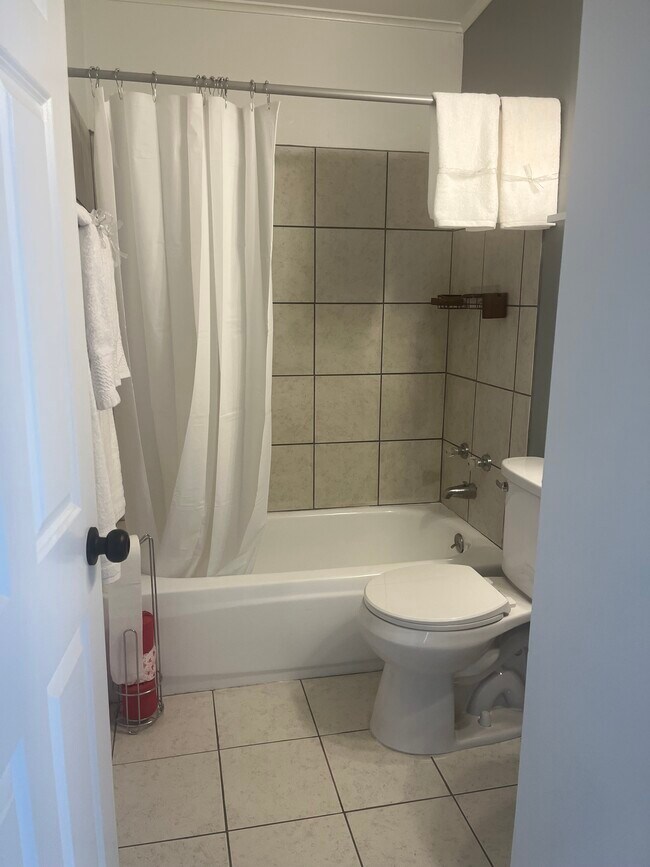 Foto del edificio - 1832 Gilmartin St