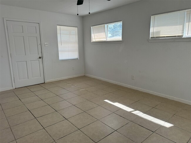 Foto del edificio - 3831 Mt Pleasant St