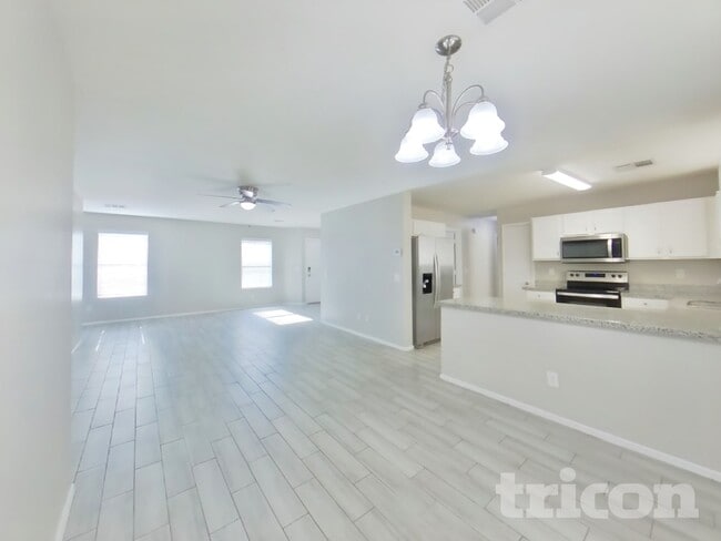 Foto del edificio - 37144 W Amalfi Ave