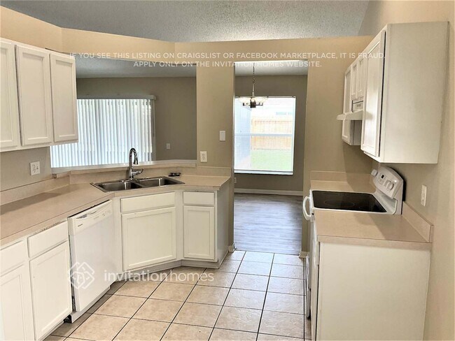Building Photo - 12237 Dawn Vista Dr