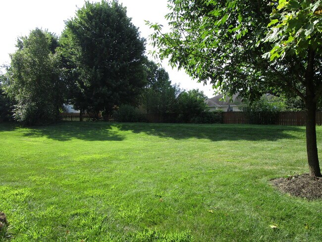 Building Photo - 2406 Thornberry Dr