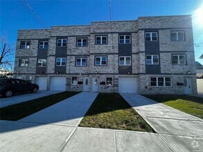 Building Photo - 139-16 95th Ave