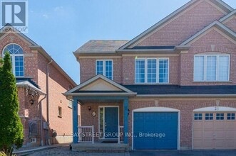 Building Photo - 27 Neuchatel Ave