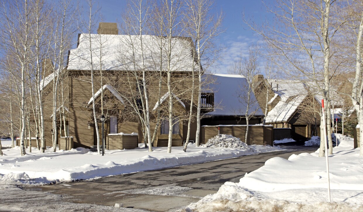 Building Photo - 3160 Deer Valley Dr