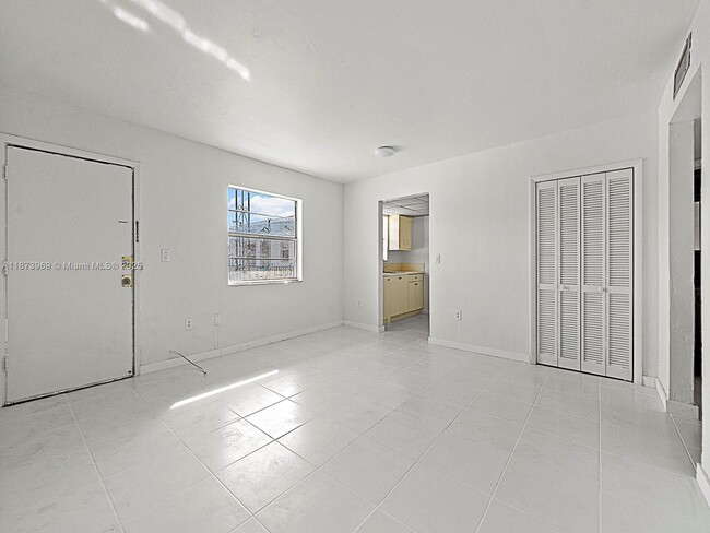 Building Photo - 10305 SW 40th St