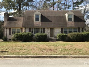 Building Photo - 203 King Richard Ct