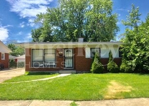 Building Photo - 15612 Woodlawn E Ave