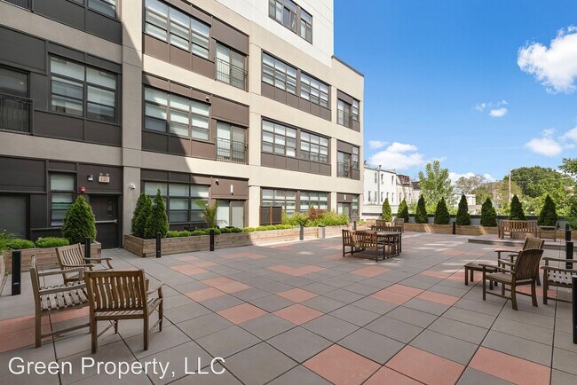 136 Oakland Ave, Jersey City, NJ 07306 Apartment for