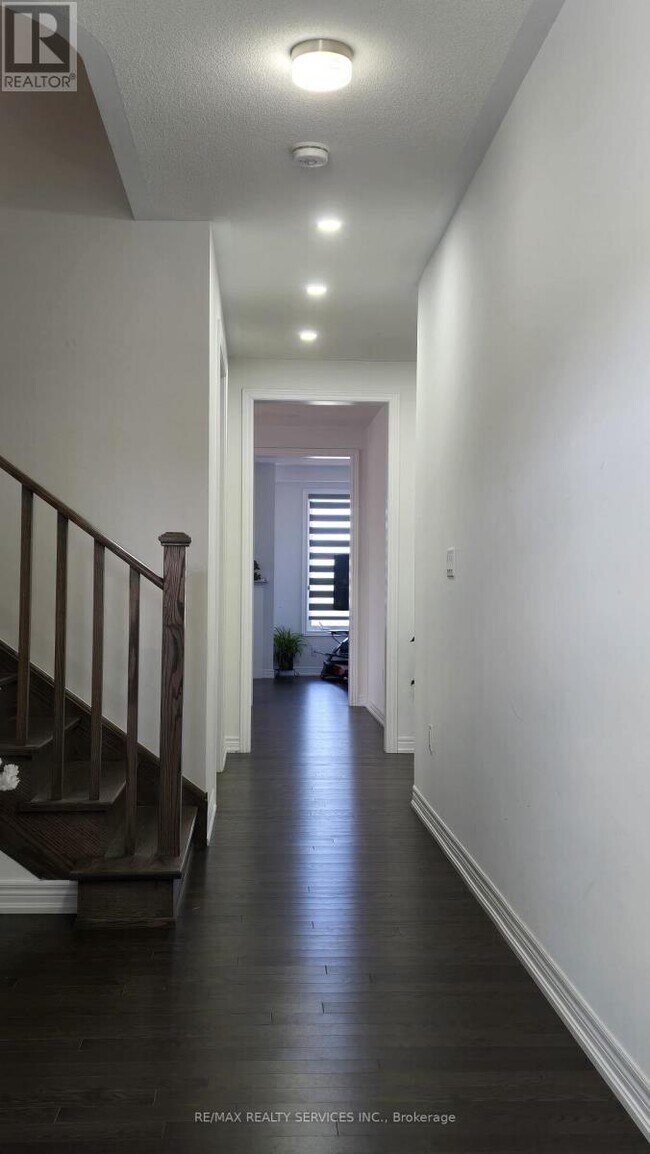 Building Photo - 148 Thicketwood Ave