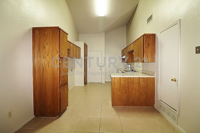 Foto del edificio - 1110 Curtis Dr