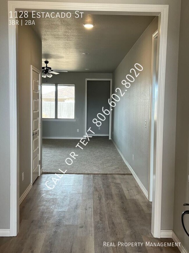 Building Photo - New beautiful construction in the Crosspoi...