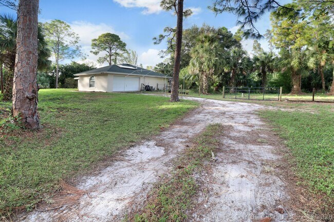 Building Photo - 16441 87th Ln N