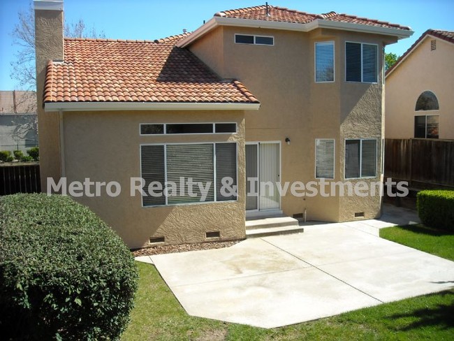 Foto del edificio - 2225 Oak Hills Dr
