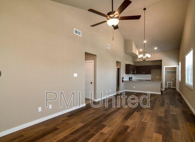 Building Photo - 649 Harvest Moon Dr
