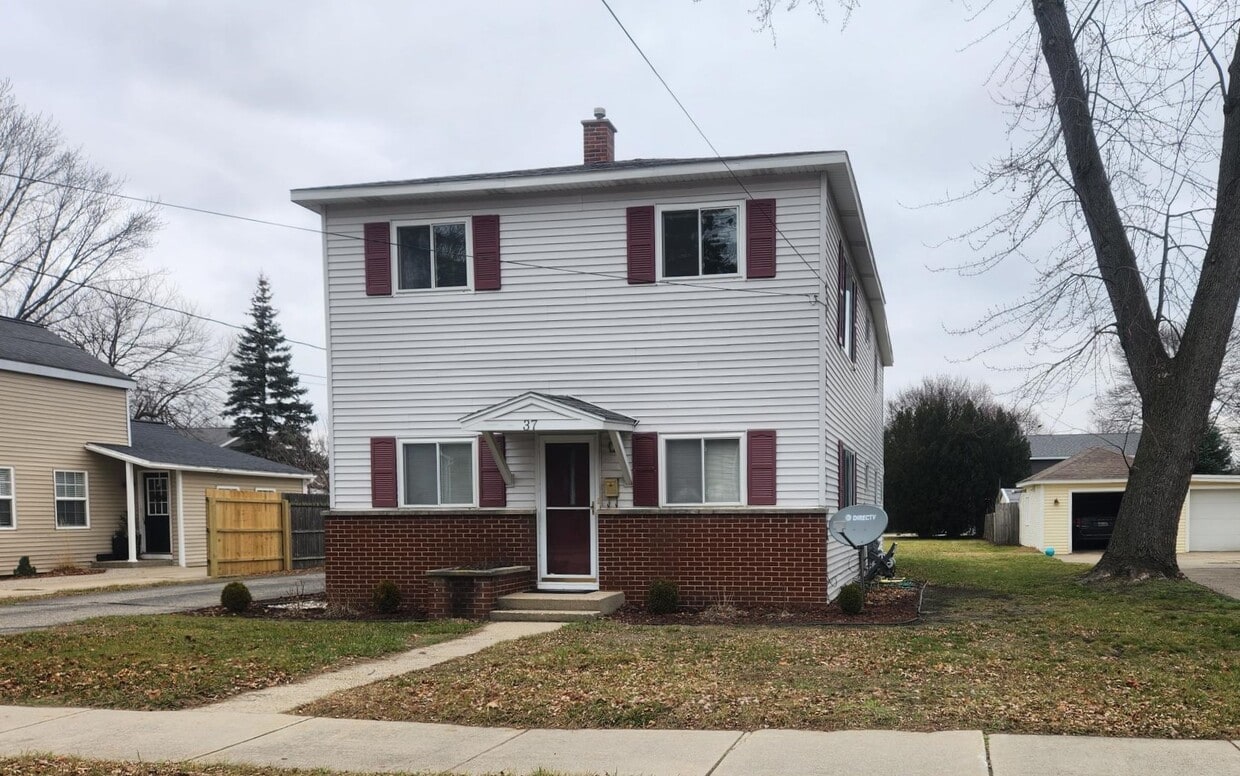 1 W McKinley Ave, Zeeland, MI 49464 House Rental in Zeeland, MI