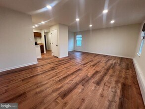 Building Photo - 312 Walnut Ct Way