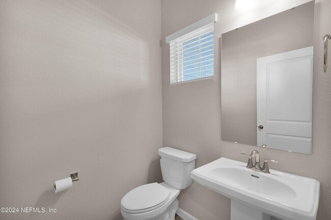 Building Photo - 12811 Josslyn Ln