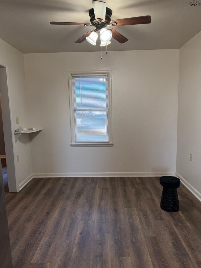 Foto del edificio - 1019 Harris Ln