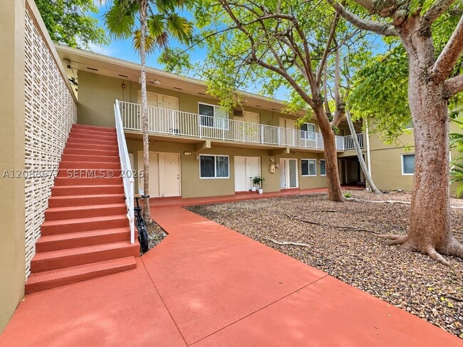 Building Photo - 6310 SW 79th St