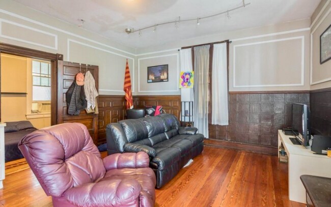 Building Photo - 450 Lyceum Ave