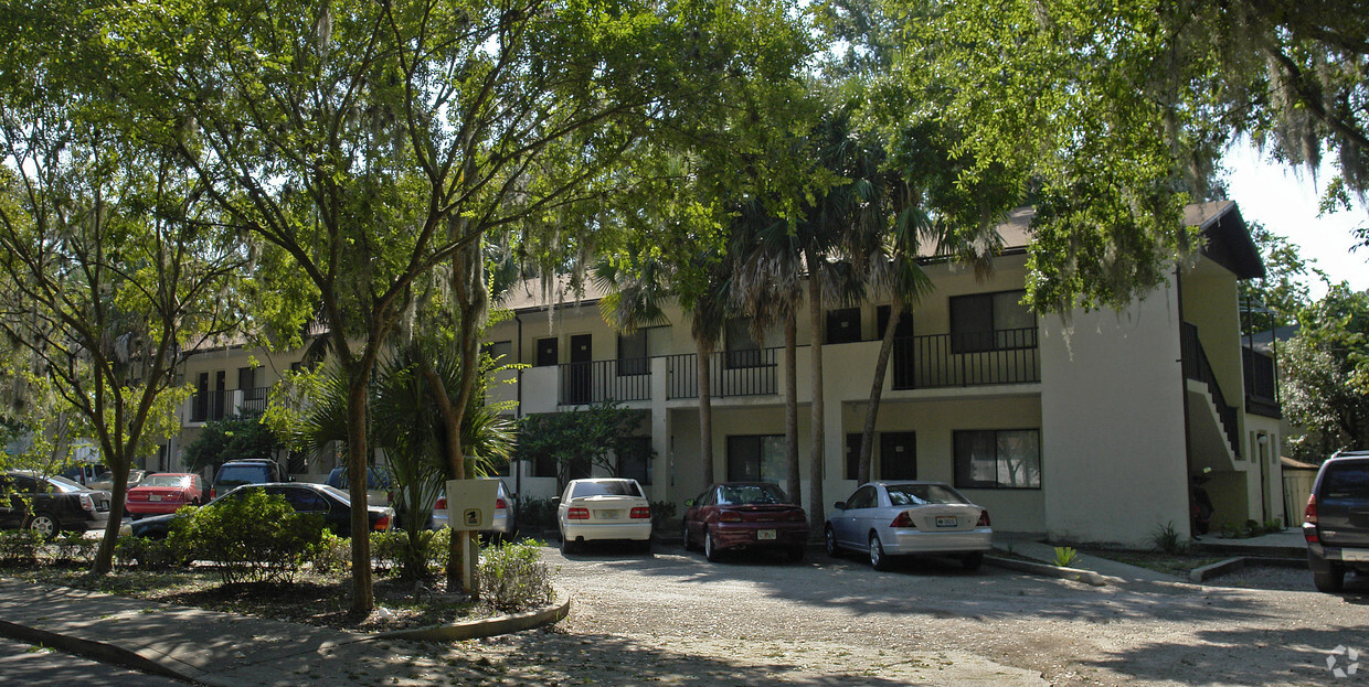 Building Photo - Gator Palms Apartments