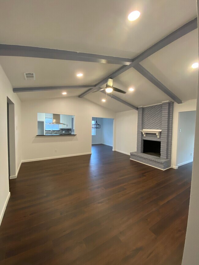 Building Photo - 510 Ridgegate Dr