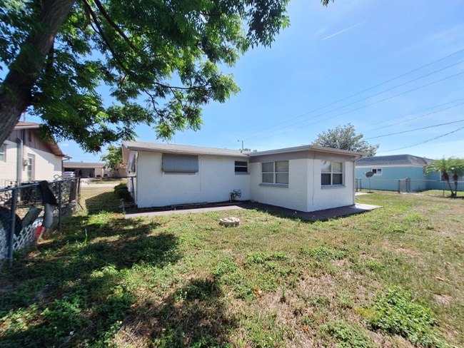 Building Photo - 5117 Beacon Hill Dr