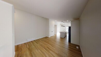 Building Photo - 9805-9889 89 St