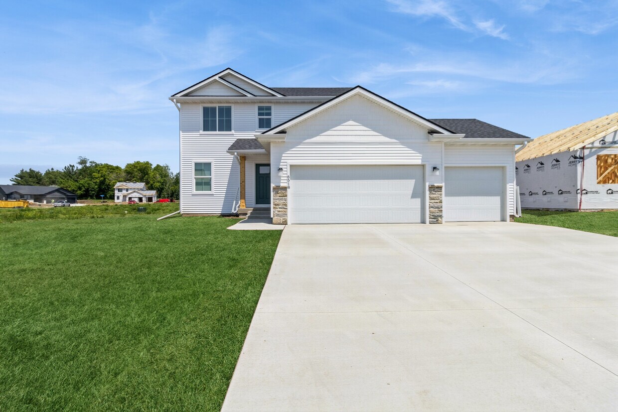 Foto principal - 6518 NE George Ave