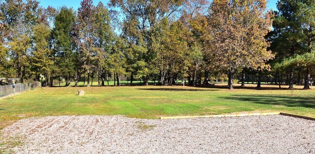 Foto del edificio - 1392 E Old Spring Hope Rd