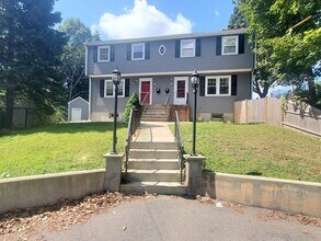 Building Photo - 133 Ashcroft St