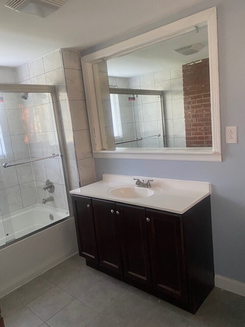 Primary Photo - 135 Dunham Ave