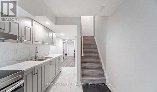 Building Photo - 109 Cobriza Cres