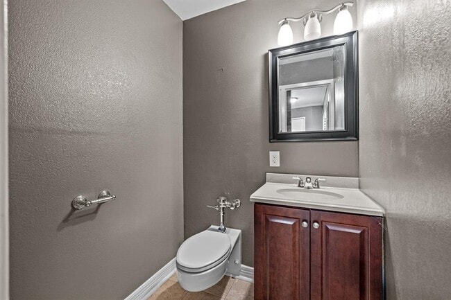 Building Photo - 7648 Broadview Dr