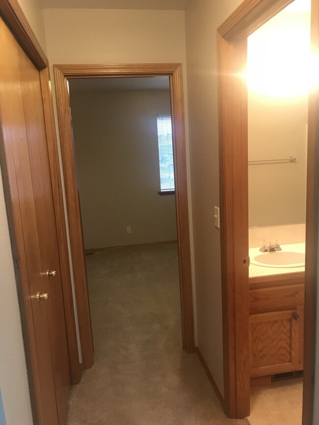 Building Photo - 1506-1508 SW Athens Ave