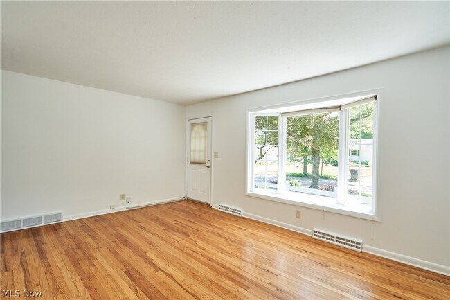 Foto del edificio - 1056 Endicott Dr