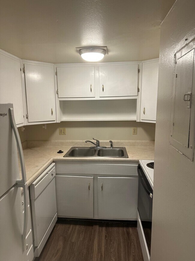 Foto del edificio - 2304 Columbia Ct