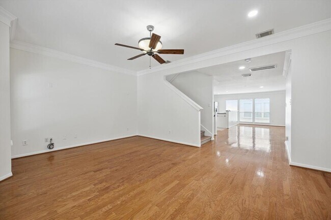 Foto del edificio - 1273 W 17th St