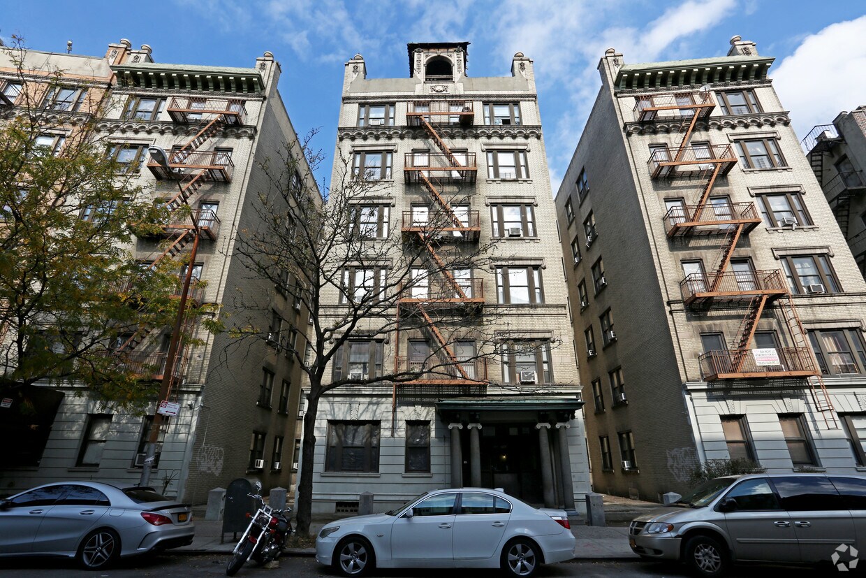 Building Photo - 390 Wadsworth Ave