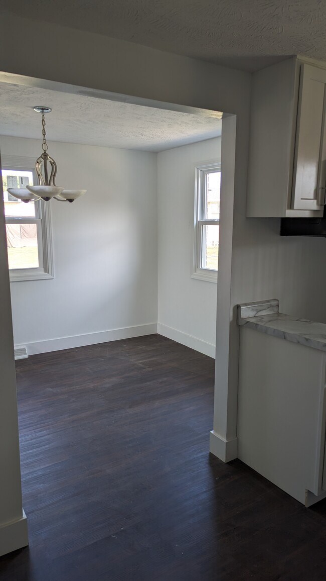 Building Photo - 1407 E Valentine Cir NW