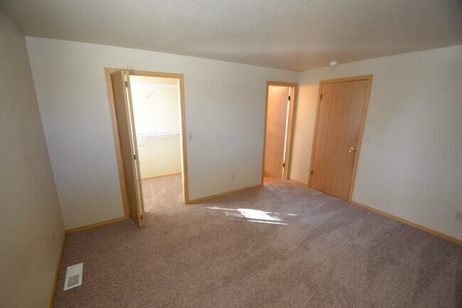 Building Photo - 12042 SE 249th Pl