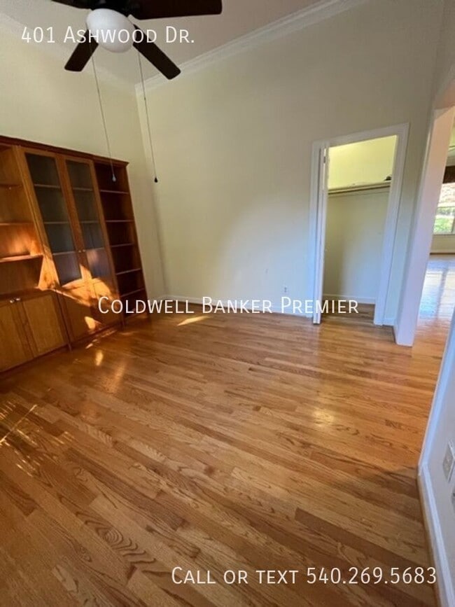 Foto del edificio - 401 Ashwood Dr
