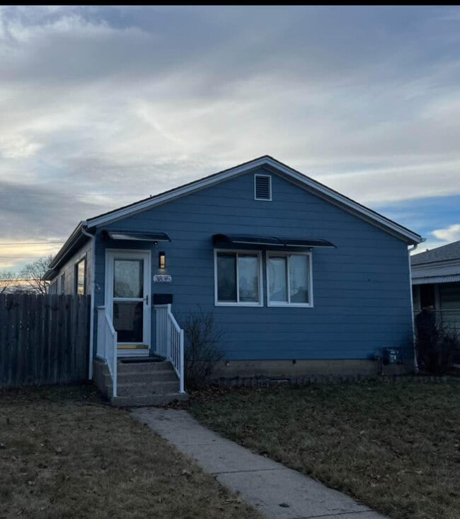 Building Photo - 3835 S 17th St