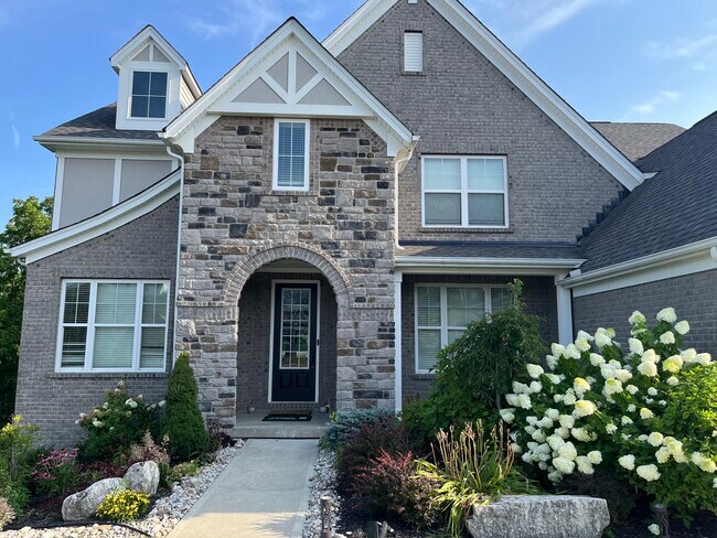Foto del edificio - 7173 Laurel Oaks Dr